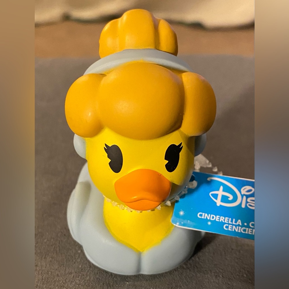 Cinderella Disney Jeep Duck NWT